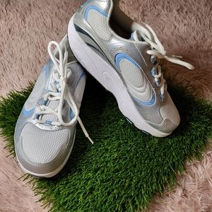 Style Toners tennis shoes size 9M